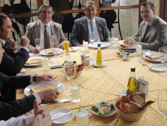 Vice Presidente y socios Aprajud de Iquique con el Pdte. de la I. Corte de Apelaciones de Iquique